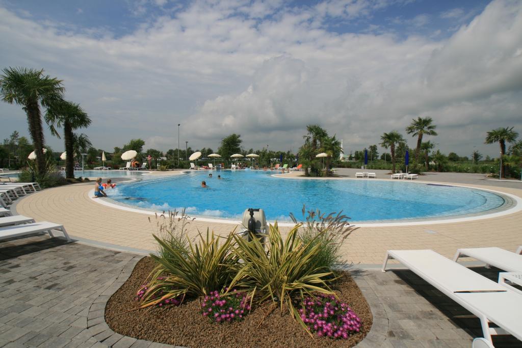 Villaggio Laguna Blu Каорле Екстериор снимка